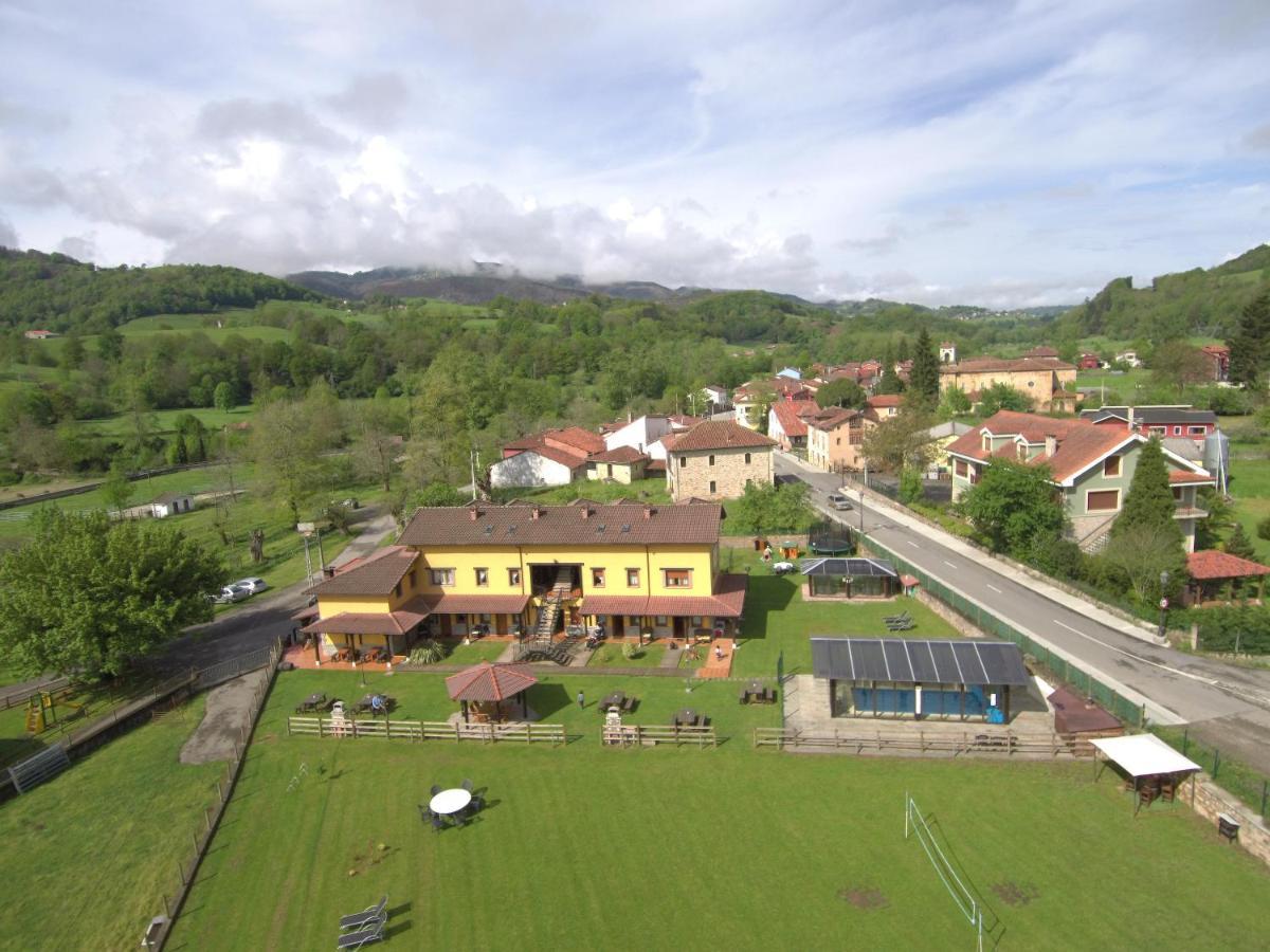 Apartamentos El Castaneu Corao Exteriör bild