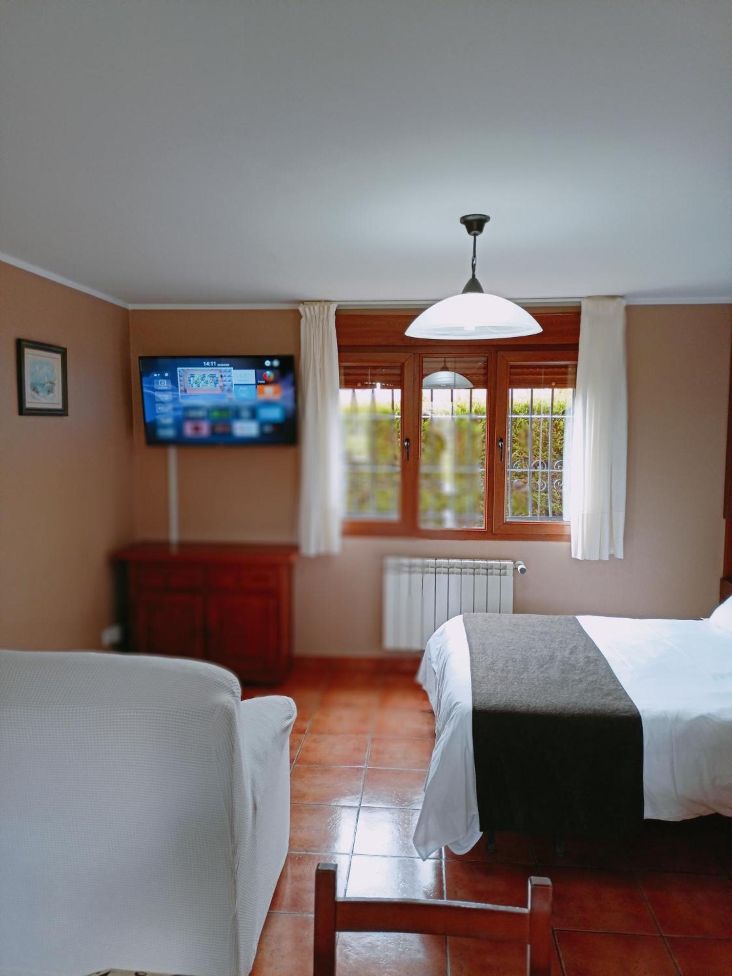 Apartamentos El Castaneu Corao Exteriör bild